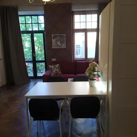 Julia Lacplesa 里加