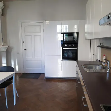 Julia Lacplesa 公寓 *