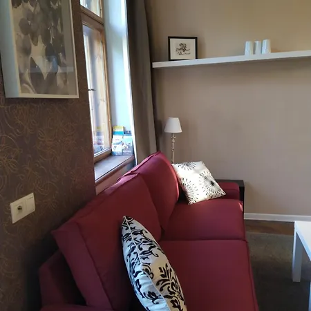 Julia Lacplesa アパート