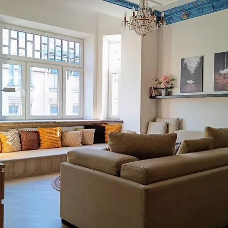 Julia Lacplesa Apartment Riga