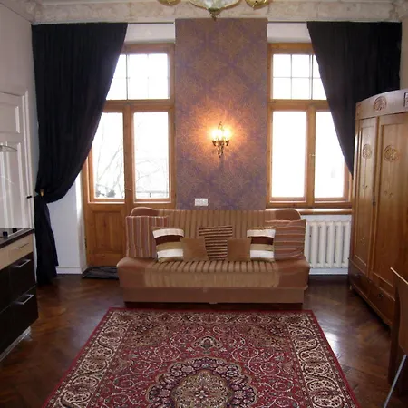 Julia Lacplesa リガ